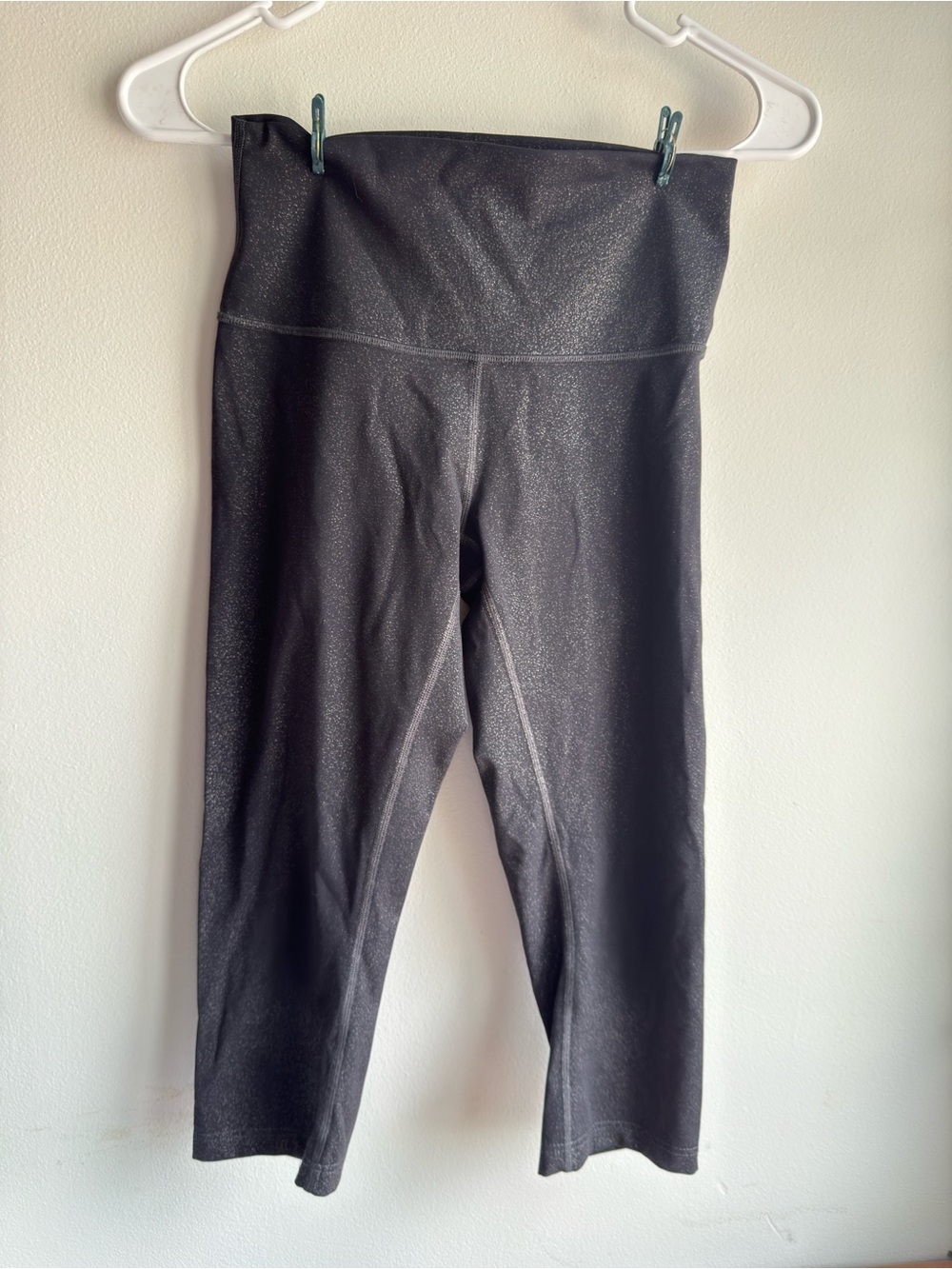 Lululemon Black Cropped Leggings Yoga Pants | Size 4 (Estimated)